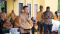 Bupati Rohil Pantau Perekaman e-KTP di Tanjung Medan